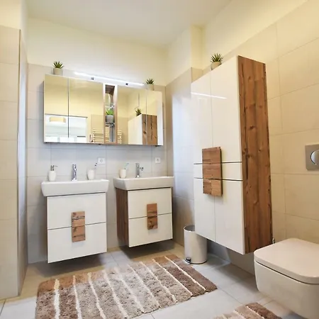 Apartment Luxury Am Woerthersee Portschach am Woerthersee